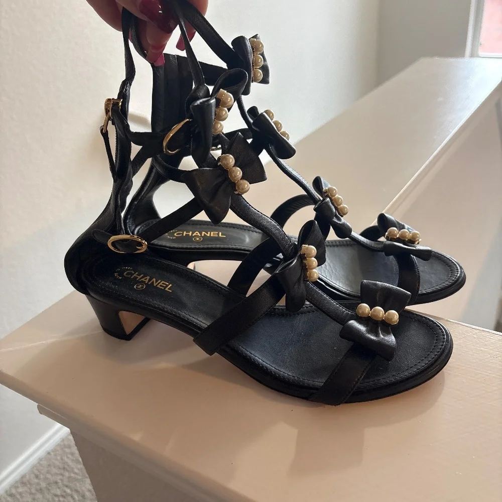 Chanel sandals - Picture 2 of 8